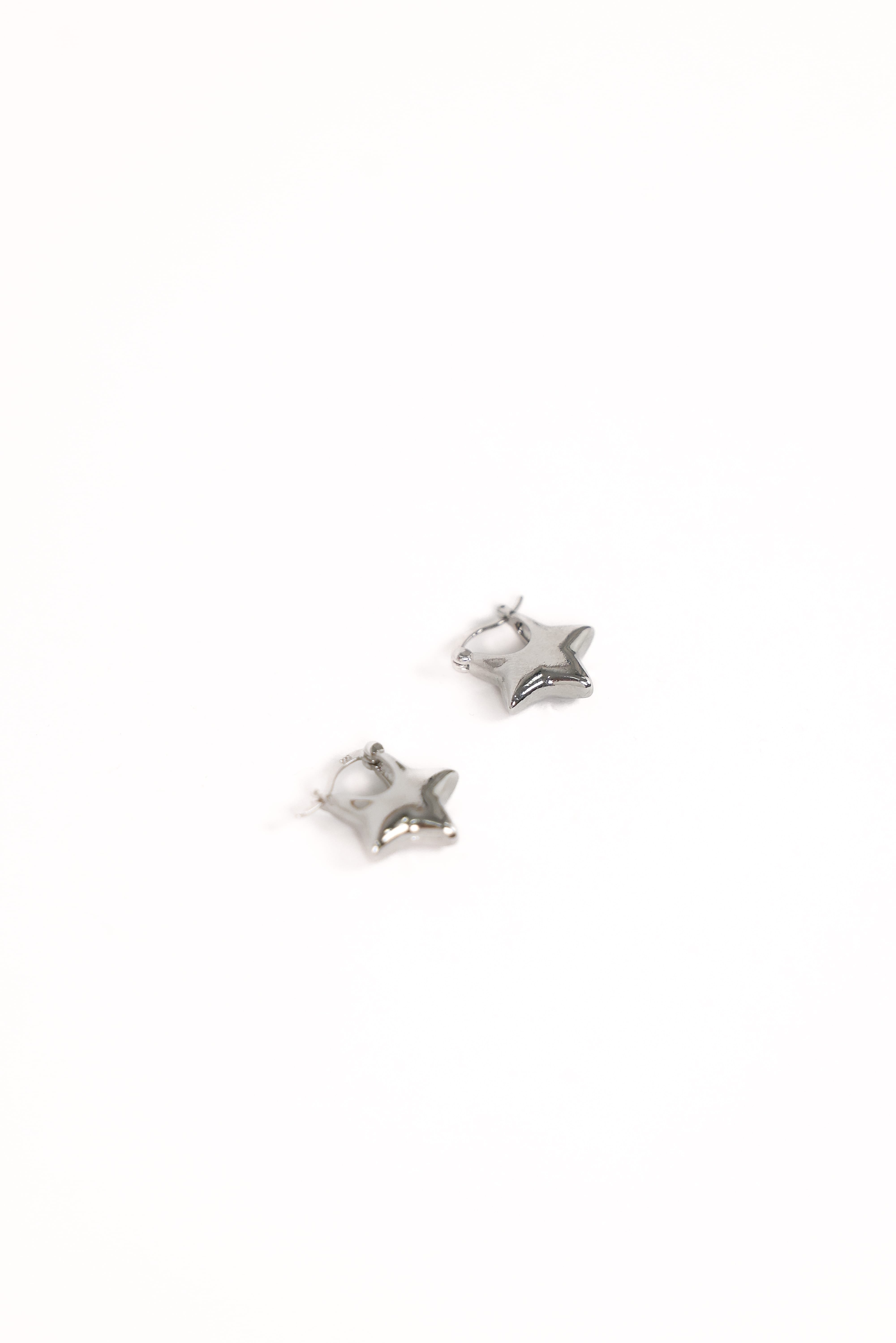 Scarlet Star Earrings - Silver